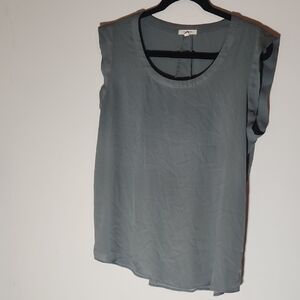 Pleione Women's Sleeveless Blouse in Gray-green